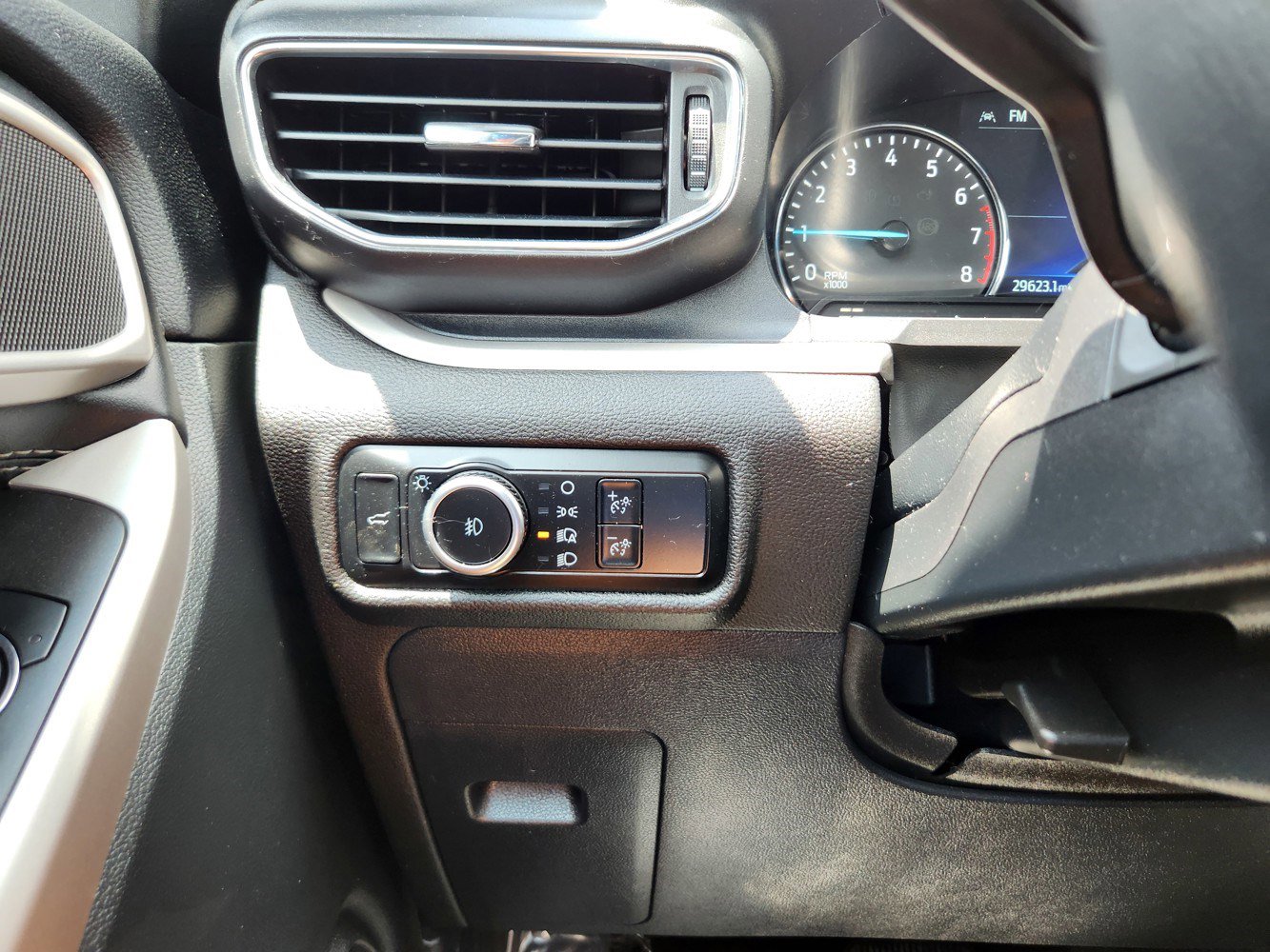 2024 Ford Explorer XLT photo 19