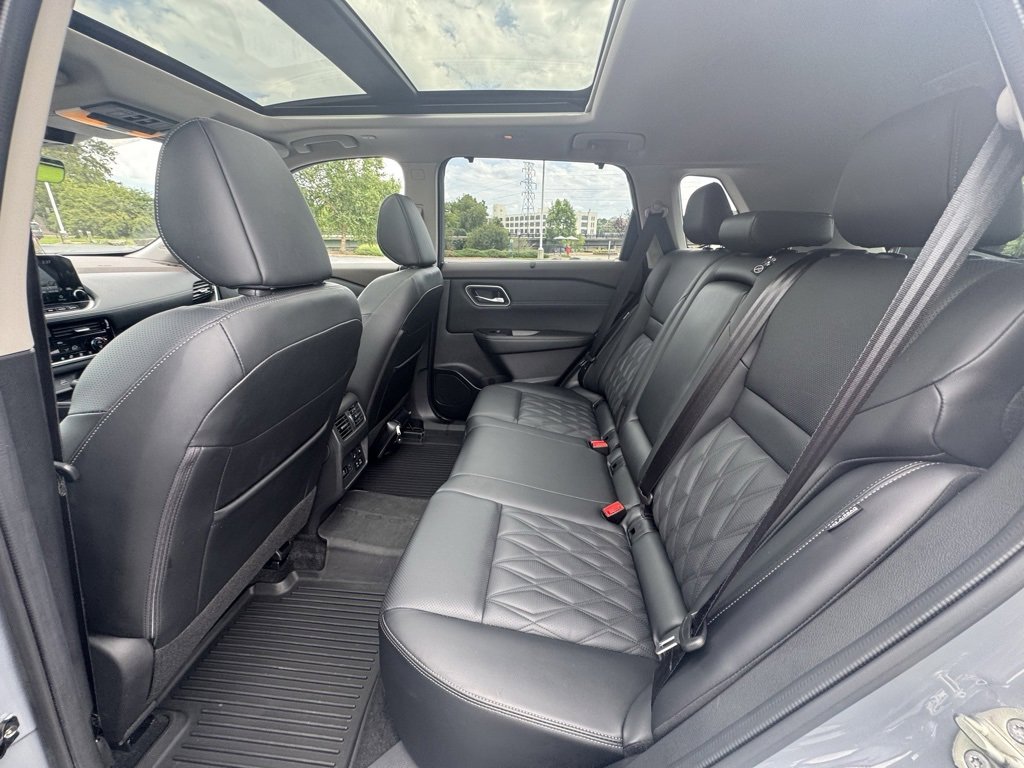 2023 Nissan Rogue Platinum photo 13