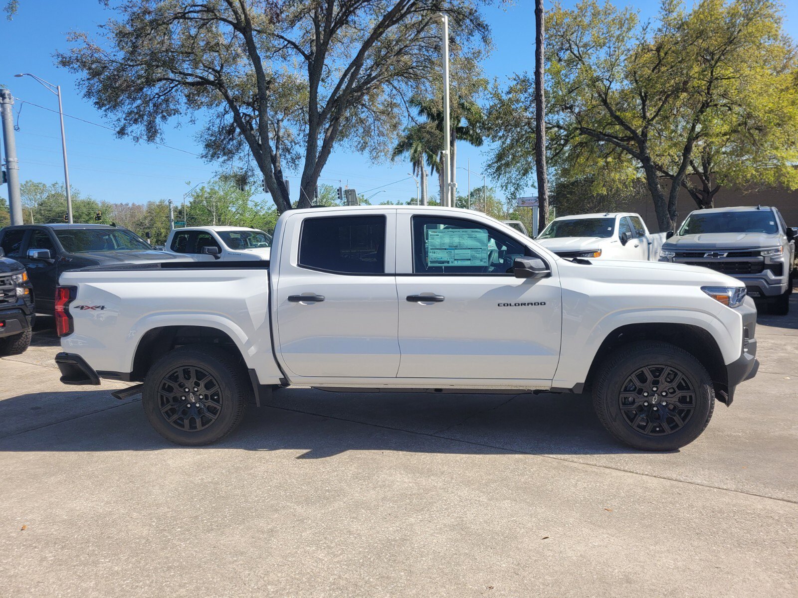 2025 Chevrolet Colorado LT photo 8