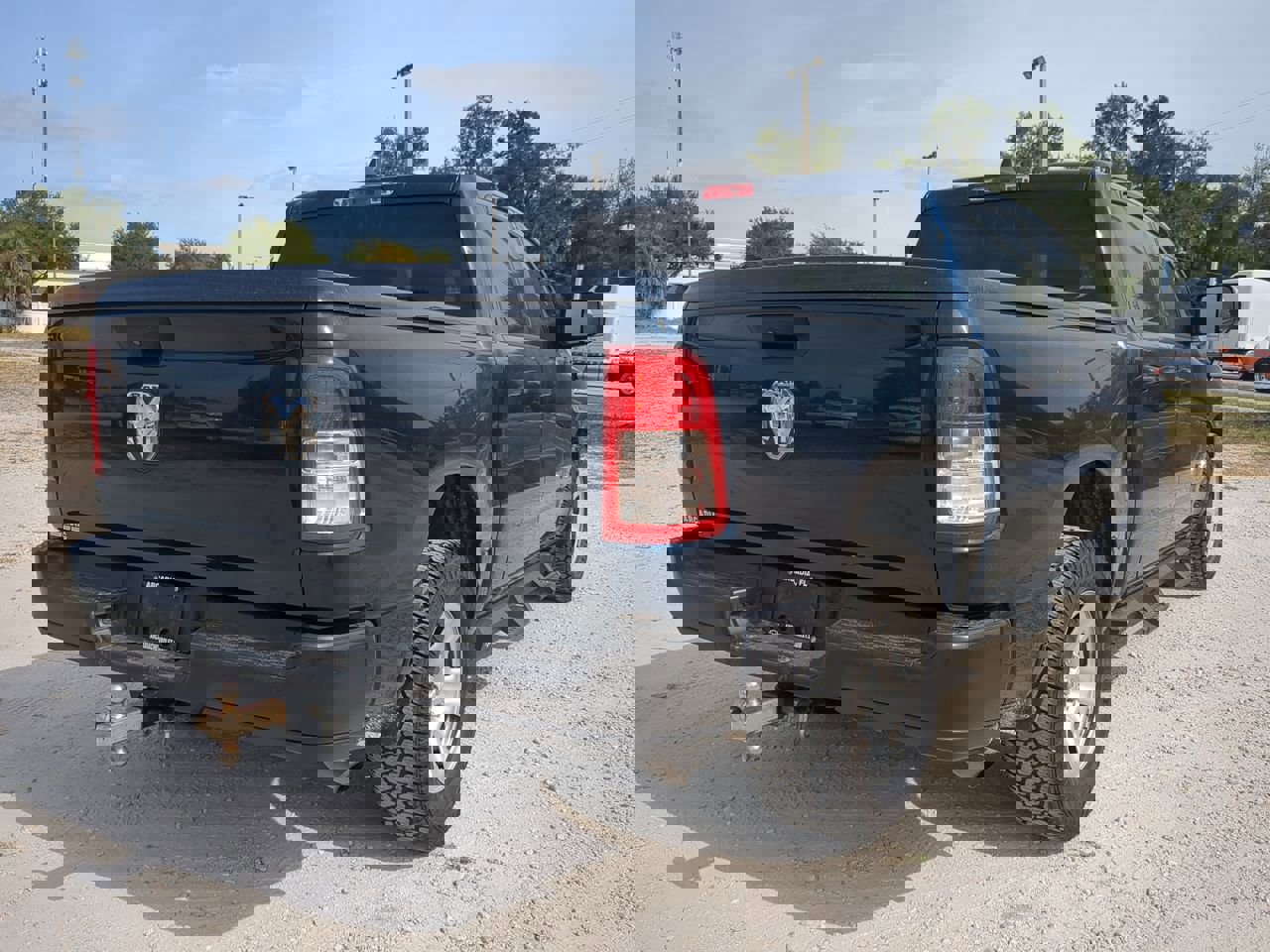 2019 Ram 1500 Tradesman photo 3