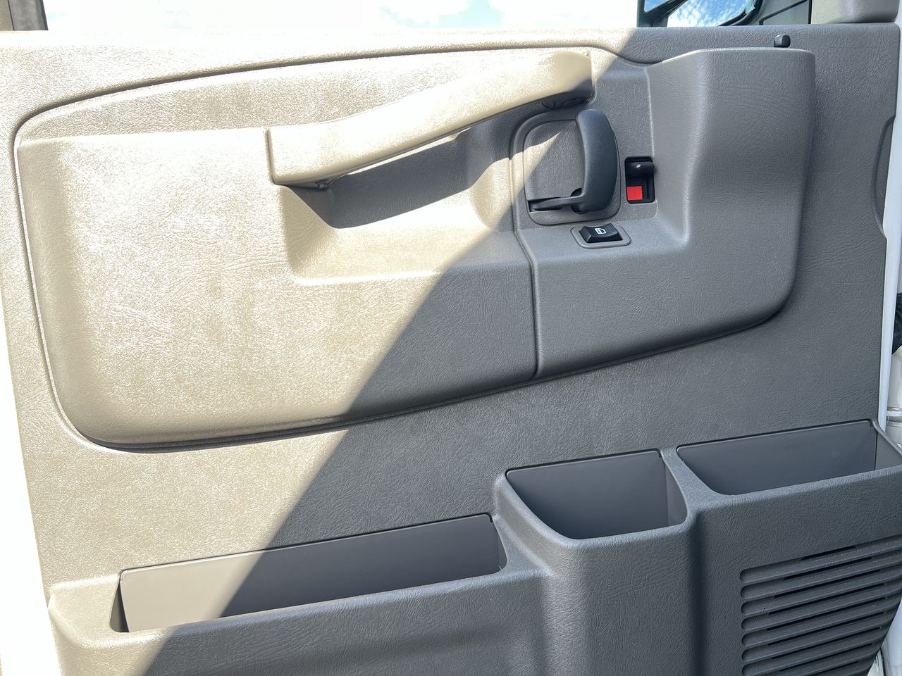 2023 Chevrolet Express Cargo 2500 photo 47