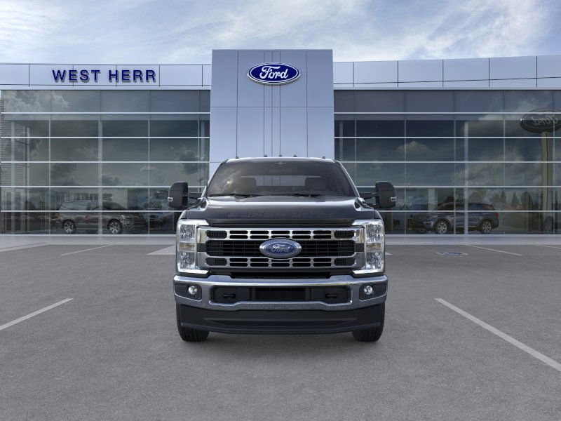 2026 Ford F-350 XLT photo 5