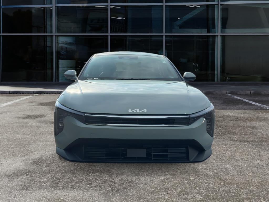 2025 Kia K4 LXS photo 2