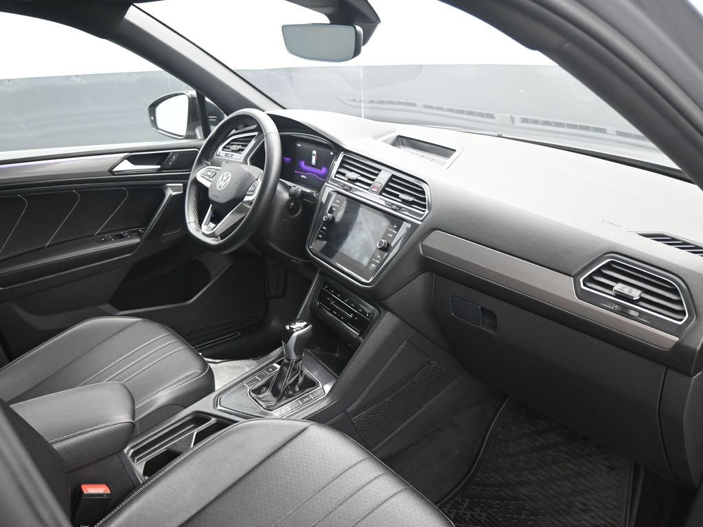 2023 Volkswagen Tiguan SE R-Line Black photo 9