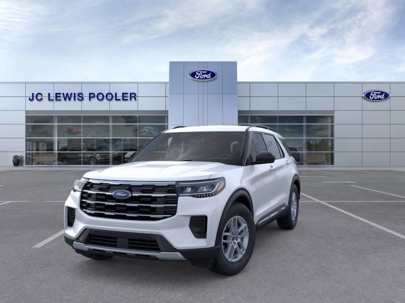 2025 Ford Explorer photo 2