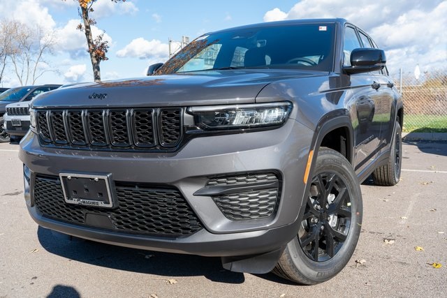 2025 Jeep Grand Cherokee Altitude's photo