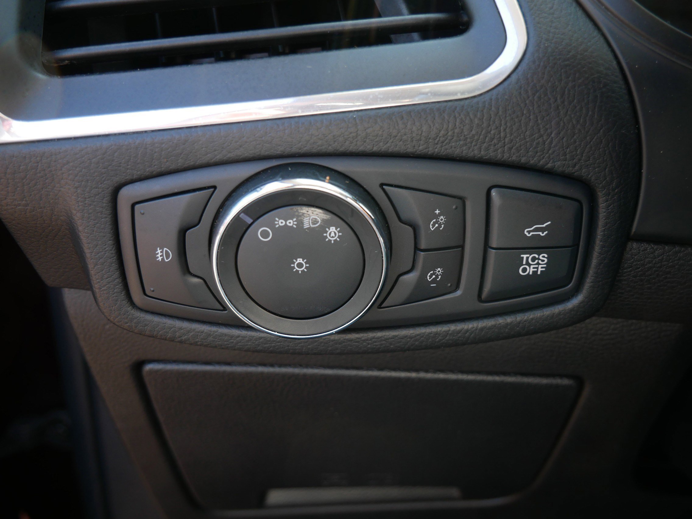 2022 Ford Edge Titanium photo 26