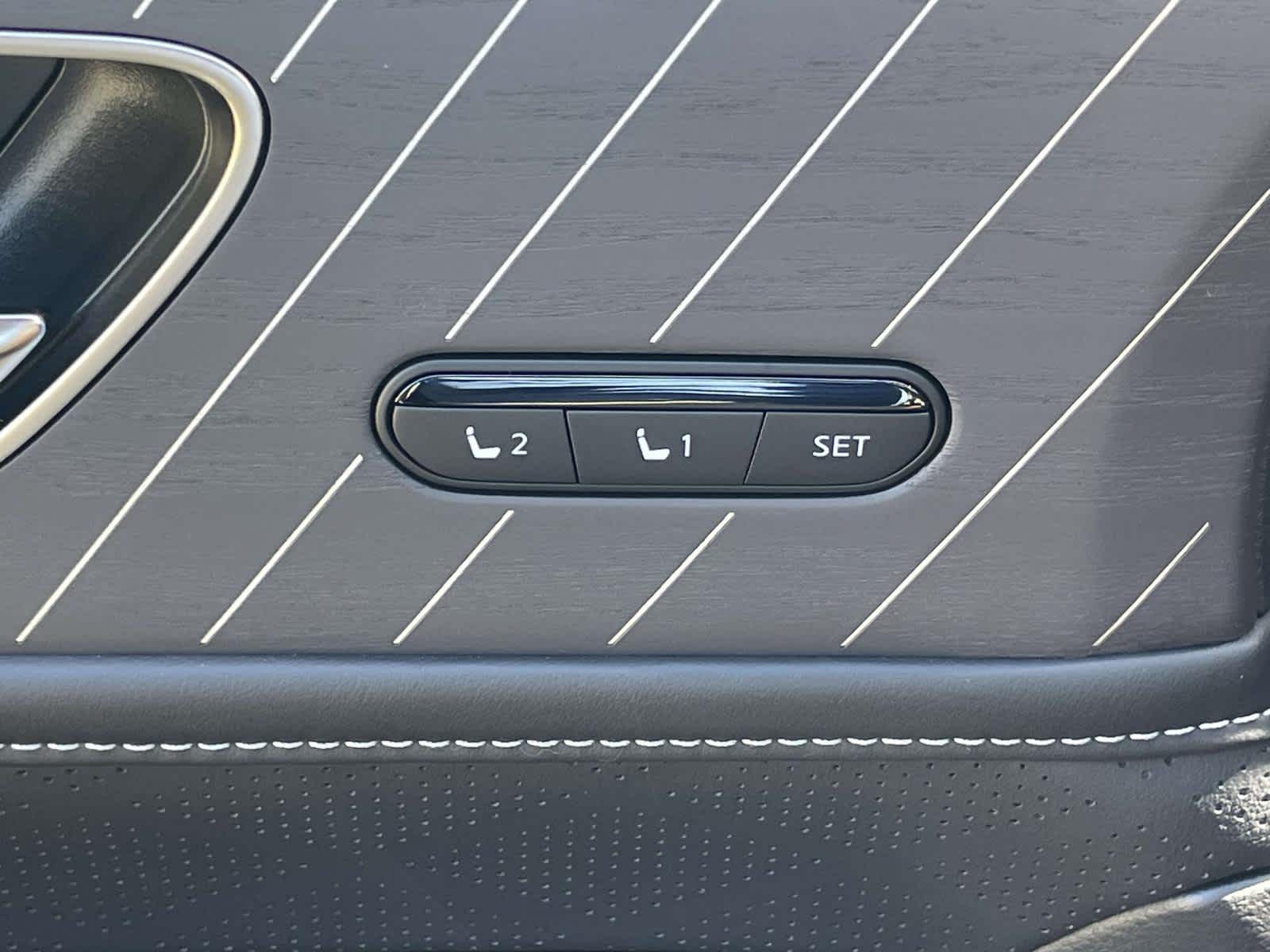 2026 Infiniti QX80 photo 28