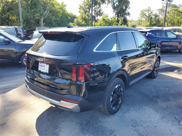 2025 Kia Sorento S photo 2