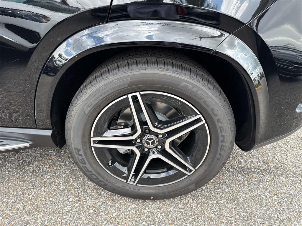 2026 Mercedes Benz GLE 450 4MATIC photo 3