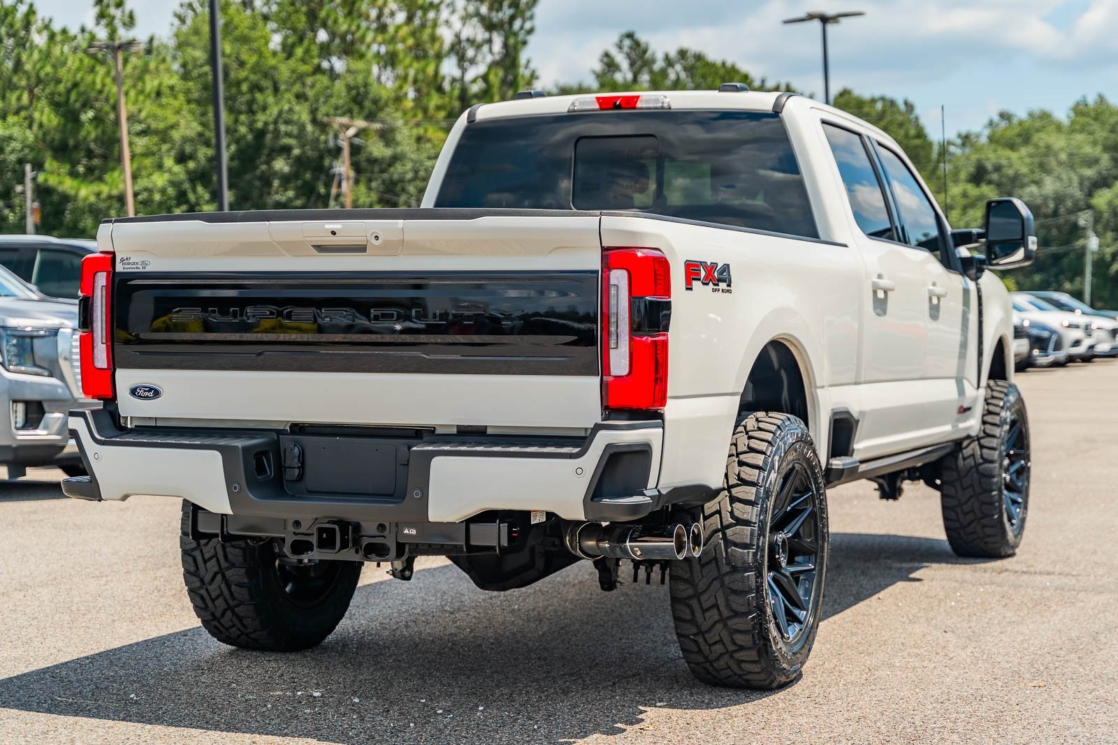 2025 Ford F-350 Platinum photo 7