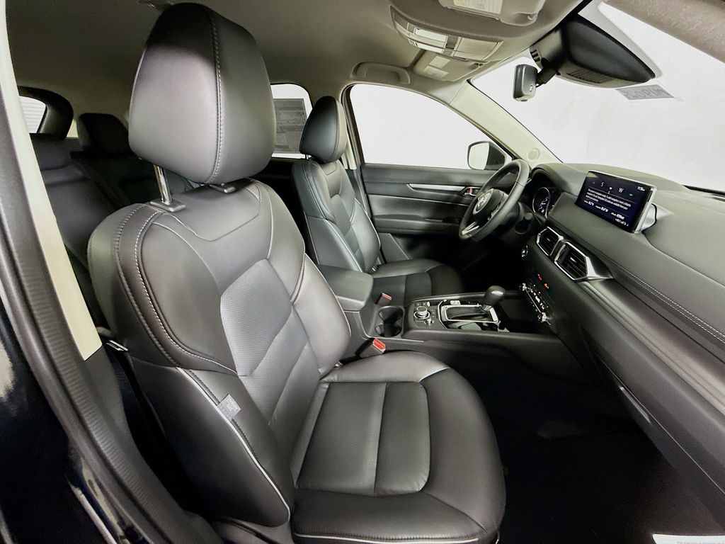 2025 Mazda CX-5 2.5 Select photo 26