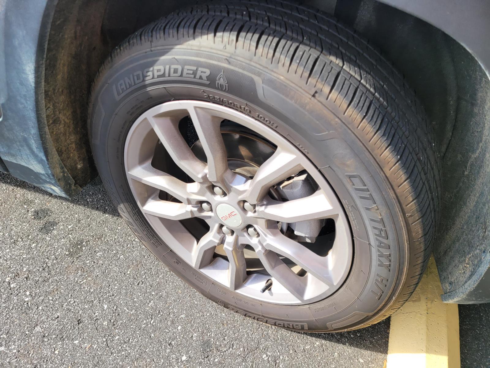 2023 Gmc Terrain SLT photo 3