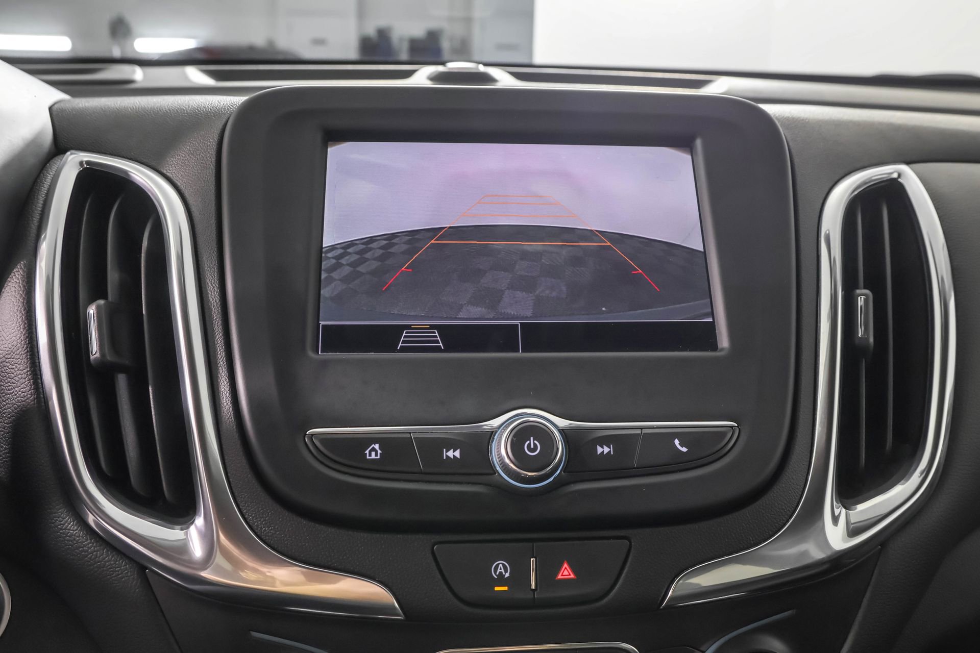 2024 Chevrolet Equinox LT photo 3