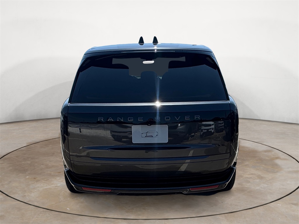2025 Land Rover Range Rover SE photo 3