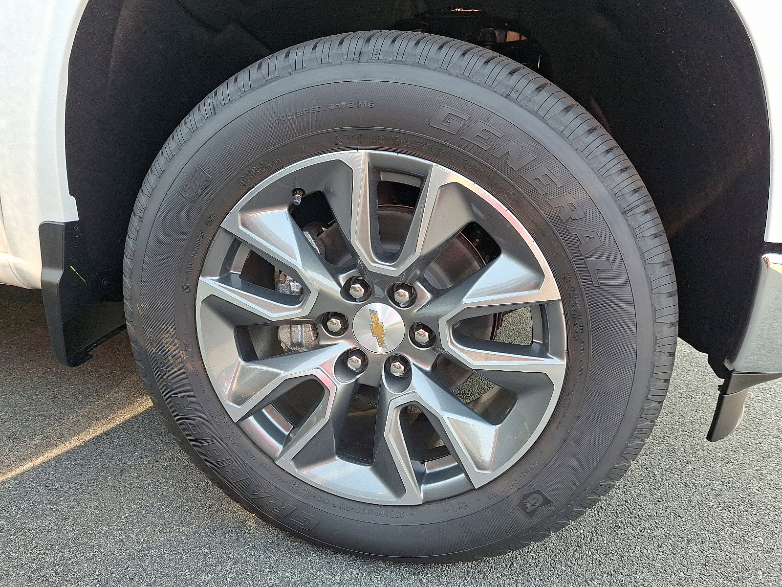 2026 Chevrolet Silverado 1500 LT photo 3