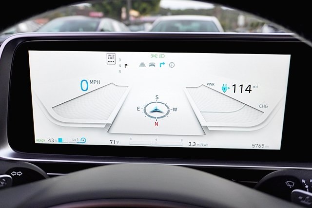 Used 2023 Green Hyundai SEL image 28