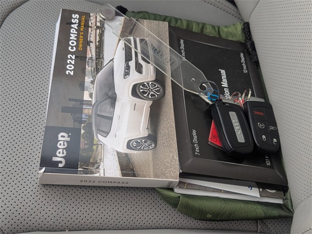 2022 Jeep Compass Limited photo 6