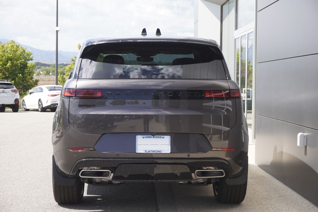 2025 Land Rover Range Rover Sport SE photo 6