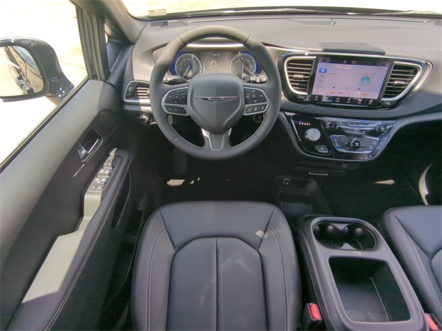 2026 Chrysler Voyager LX photo 17