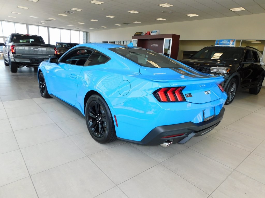 2025 Ford Mustang GT photo 4