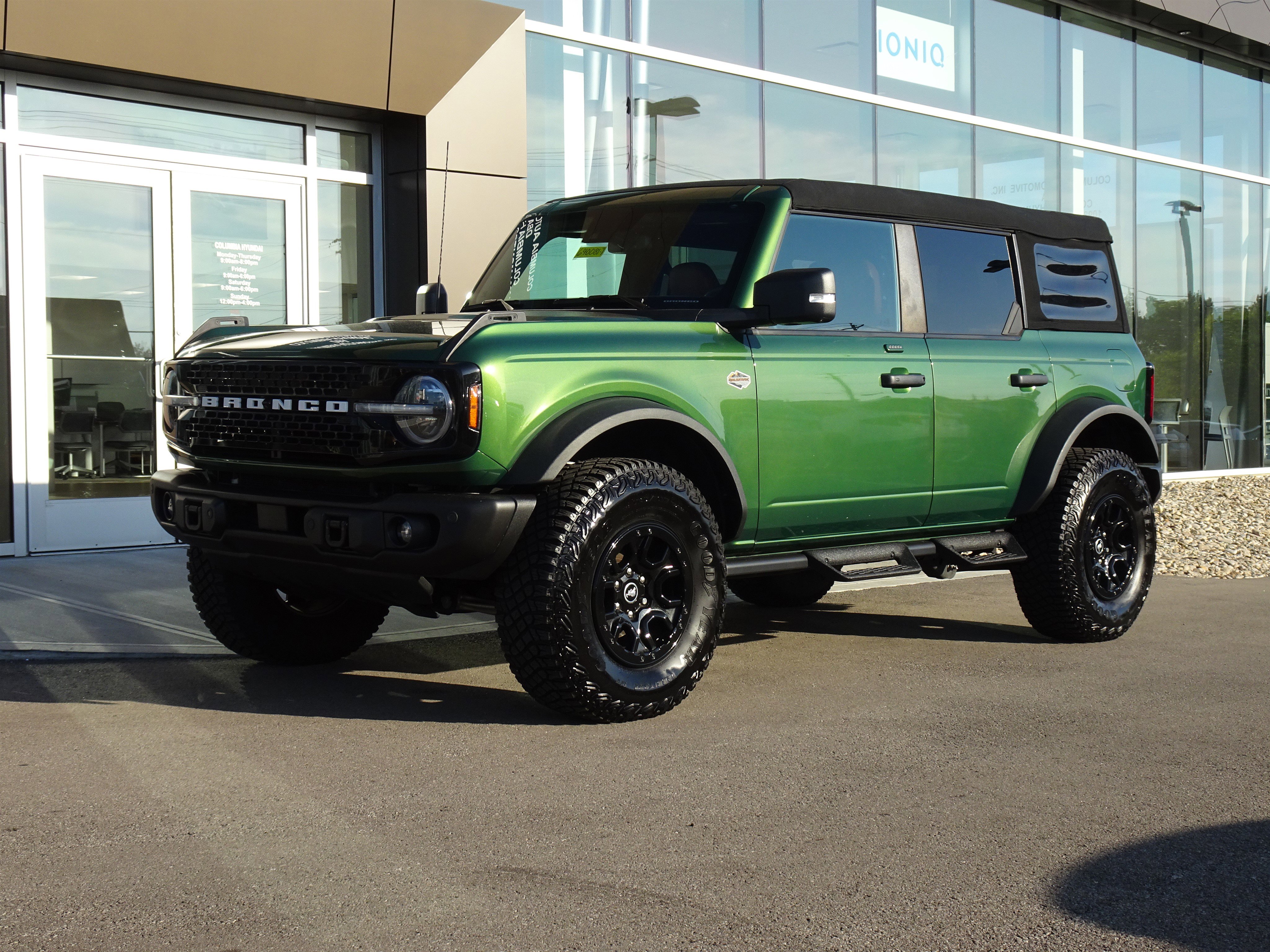 2023 Ford Bronco 4-Door Wildtrak's photo