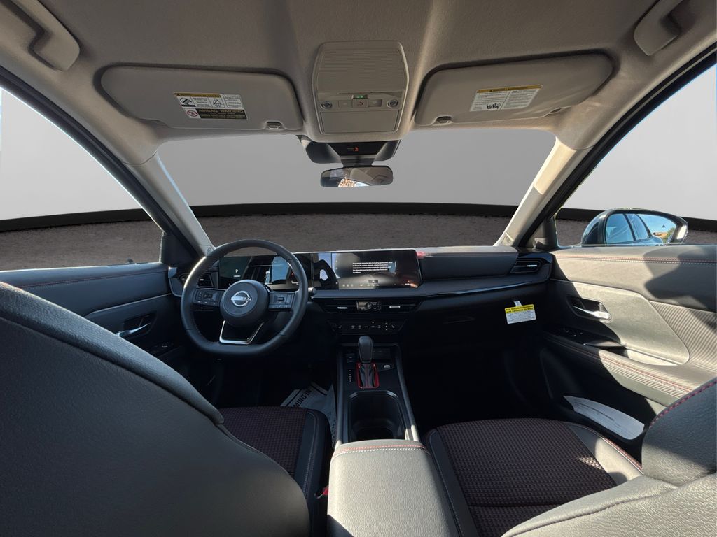 2026 Nissan Kicks SR photo 18