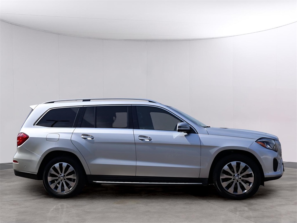 2017 Mercedes Benz GLS 450 4MATIC photo 4