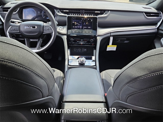 2025 Jeep Grand Cherokee Laredo X photo 8
