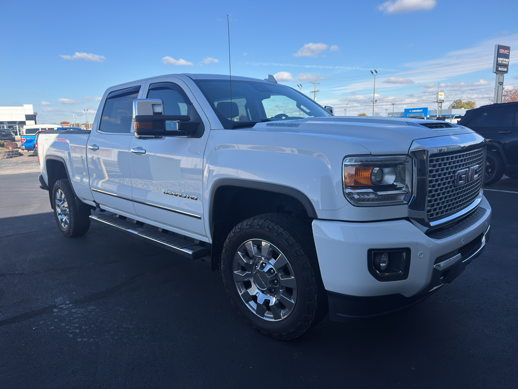 2017 Gmc Sierra 2500 HD Denali photo 3