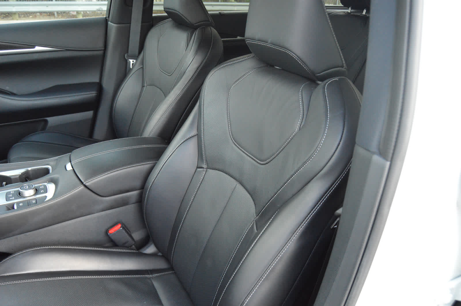 2023 Infiniti QX60 Sensory photo 8