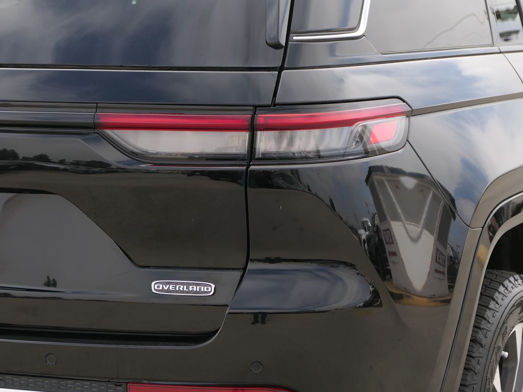 2023 Jeep Grand Cherokee Overland 4xe photo 4