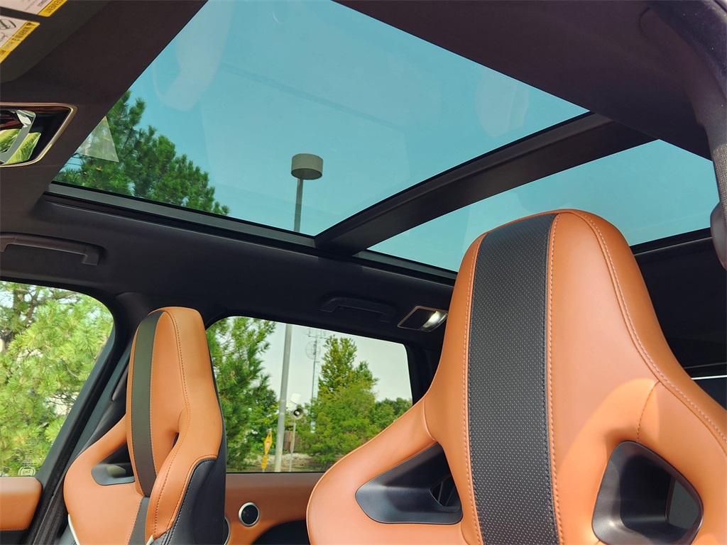 2017 Land Rover Range Rover Sport SVR photo 30