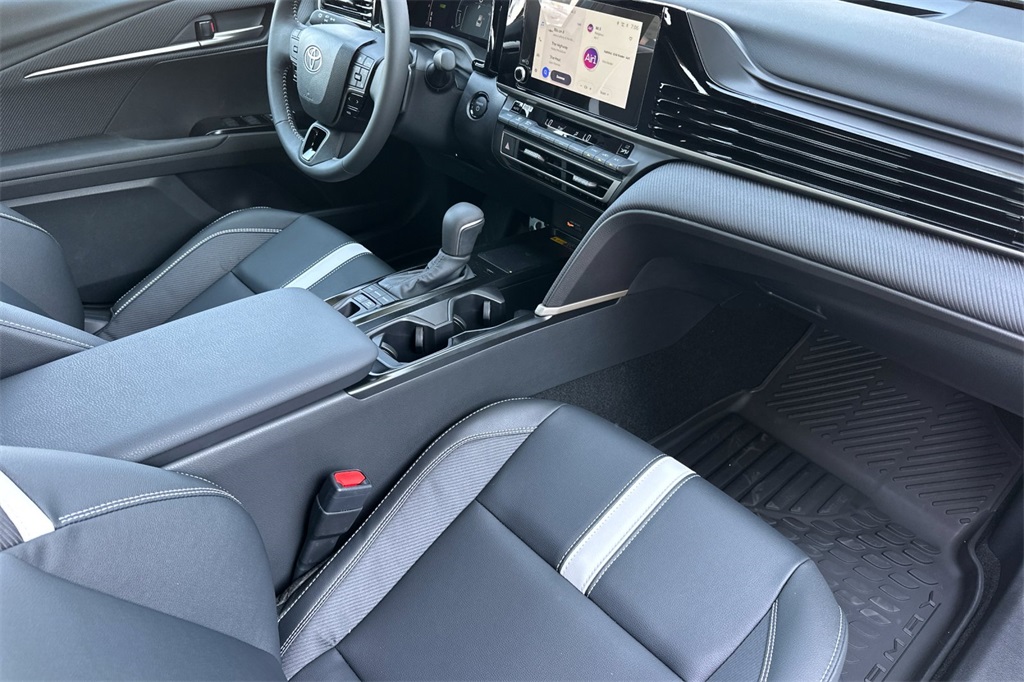 2025 Toyota Camry SE photo 15