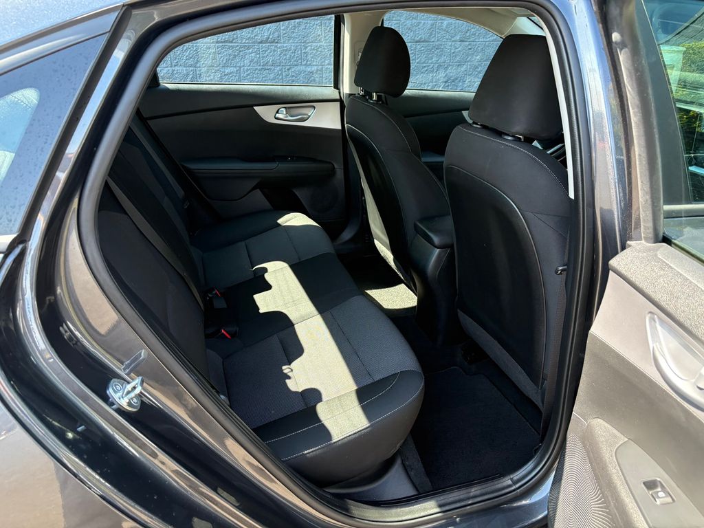2023 Kia Forte LXS photo 24