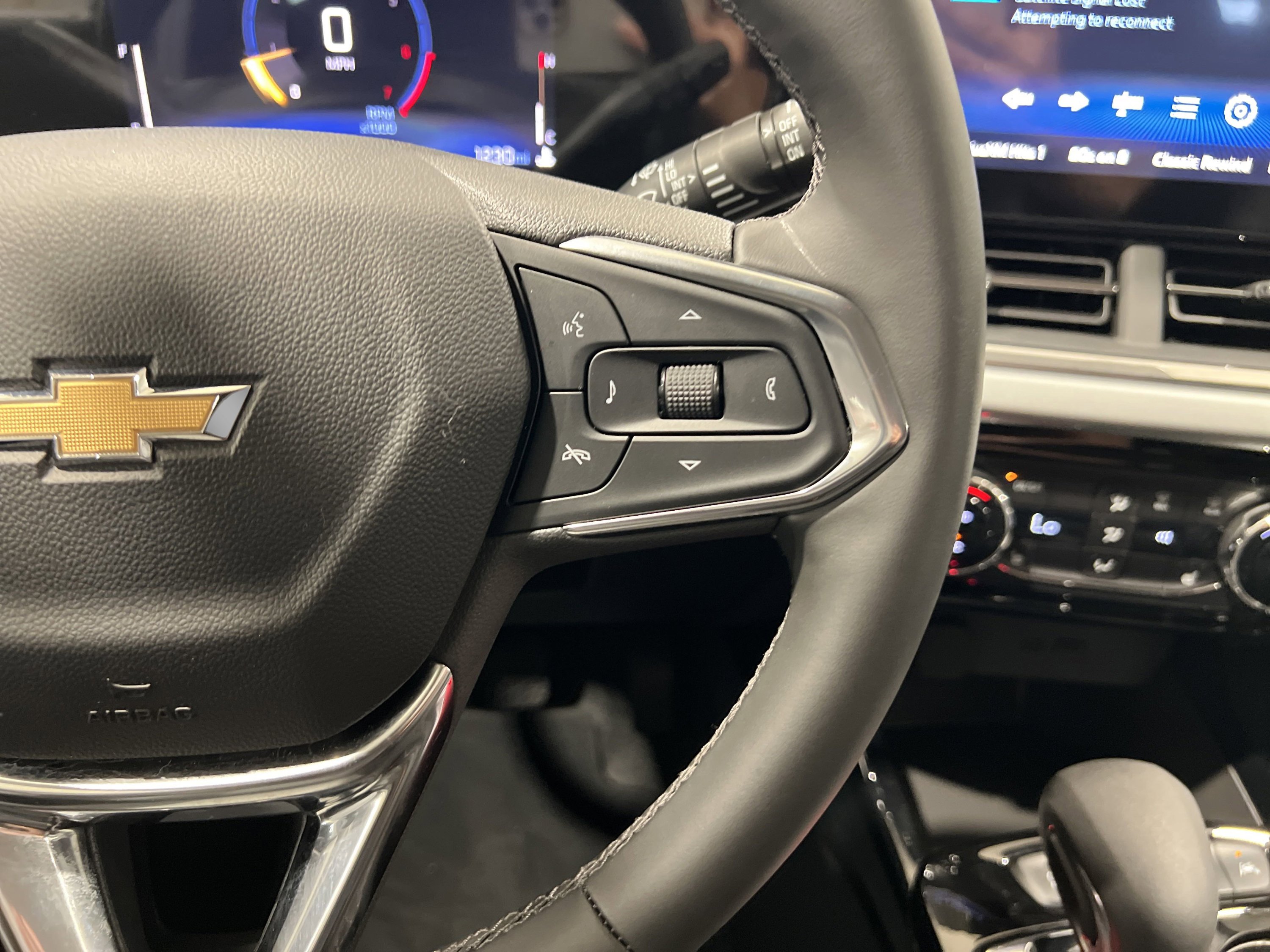 2025 Chevrolet Trax LT photo 14
