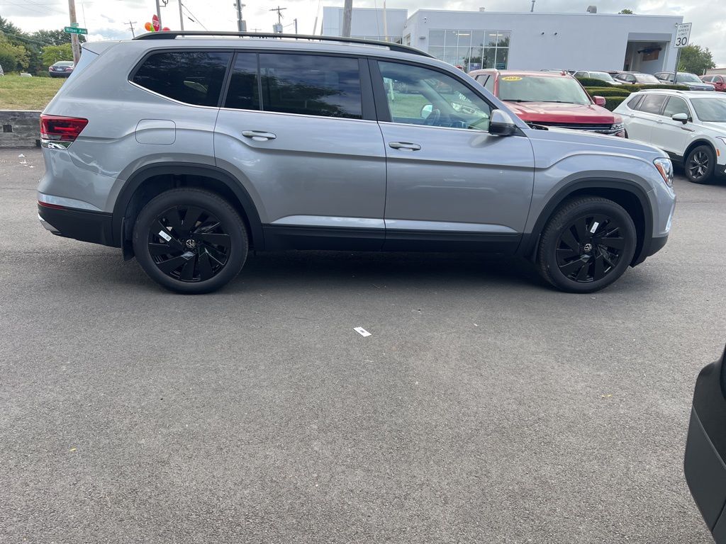 2026 Volkswagen Atlas SE Technology photo 4