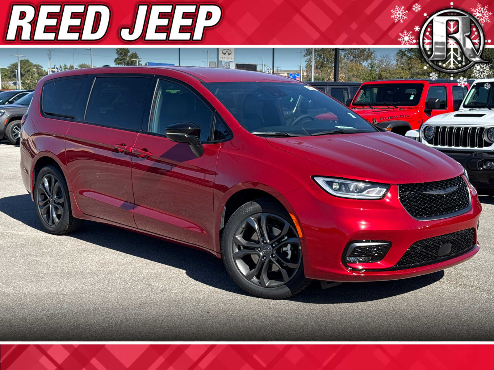 2026 Chrysler Pacifica Select's photo