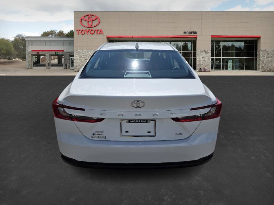 2025 Toyota Camry LE photo 6