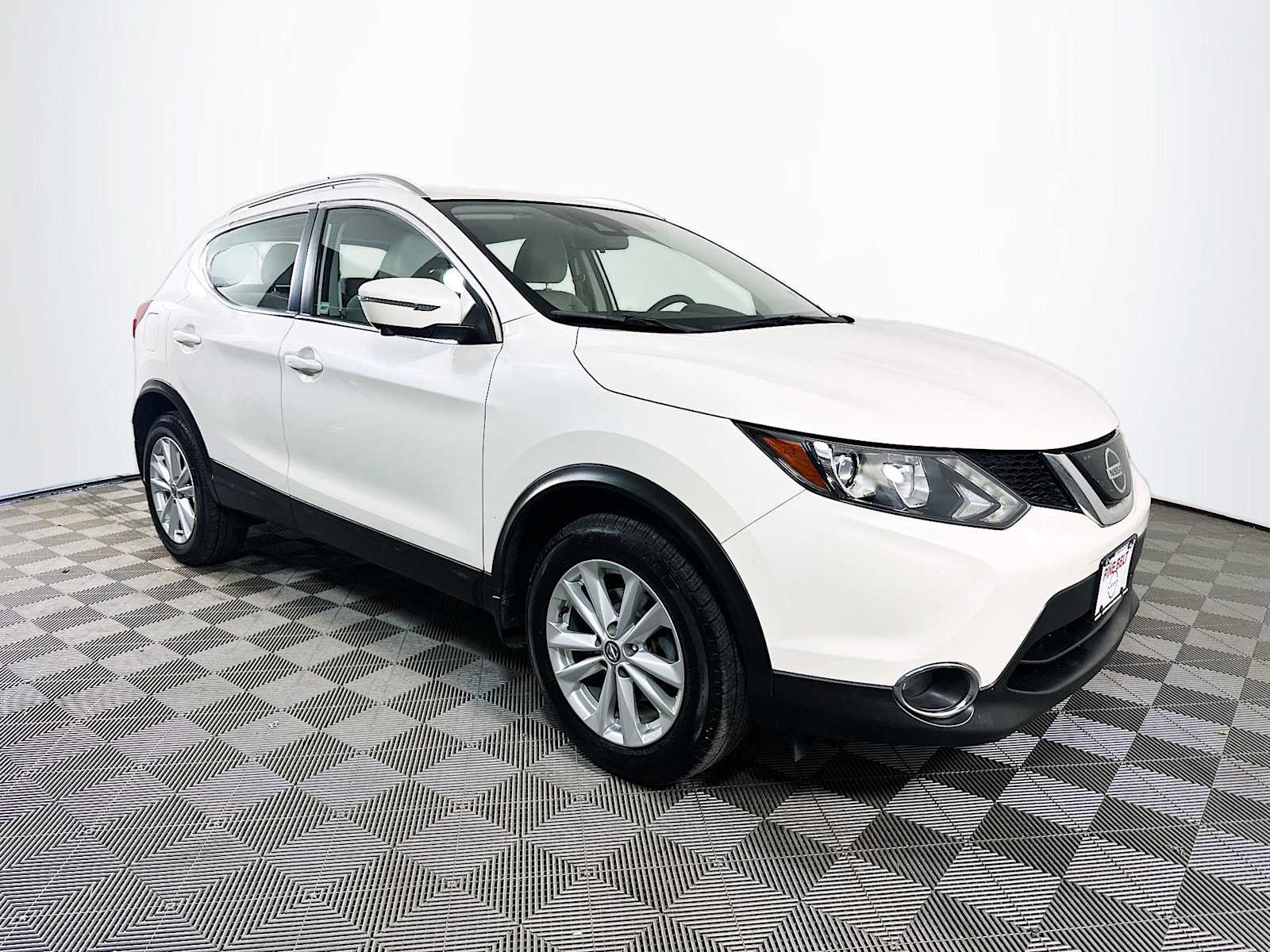 2019 Nissan Rogue Sport SV photo 3