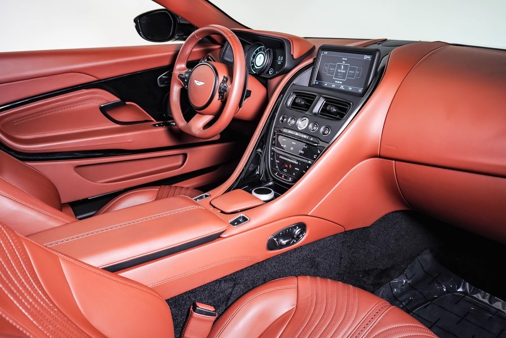 2021 Aston Martin DB11 AM5 photo 17
