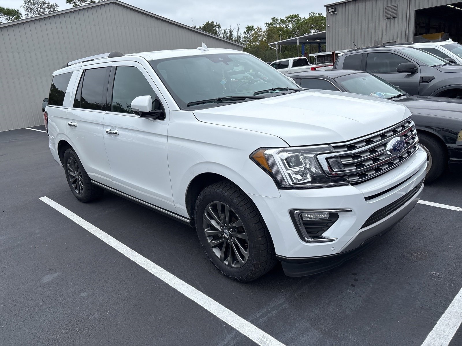 2021 Ford Expedition Limited photo 3