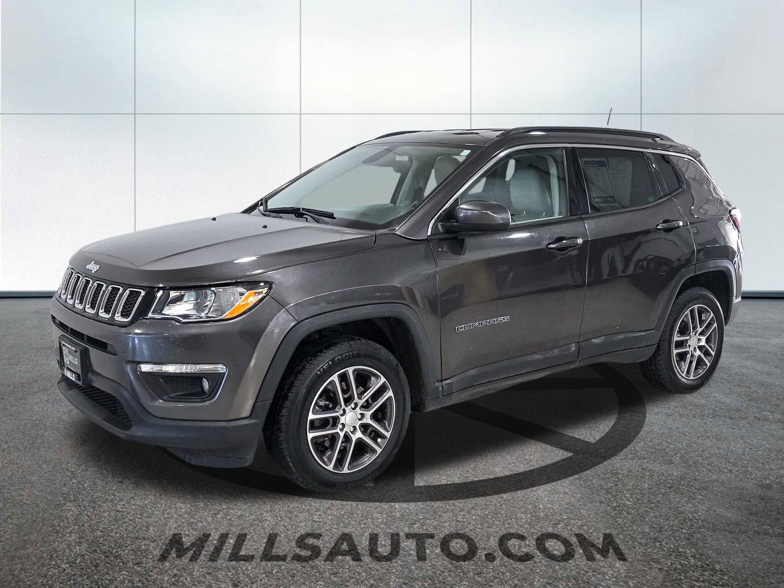 Used 2018 Jeep Compass Latitude with VIN 3C4NJDBB2JT356379 for sale in Willmar, Minnesota