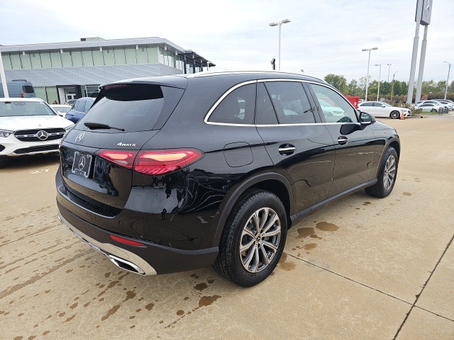 2026 Mercedes Benz GLC 300 4MATIC photo 3