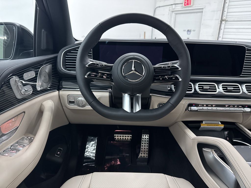 2026 Mercedes Benz GLS 450 4MATIC photo 18