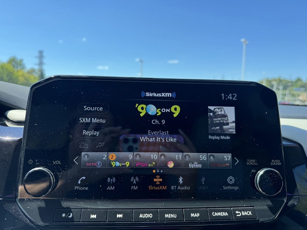 2023 Nissan Pathfinder SL photo 18