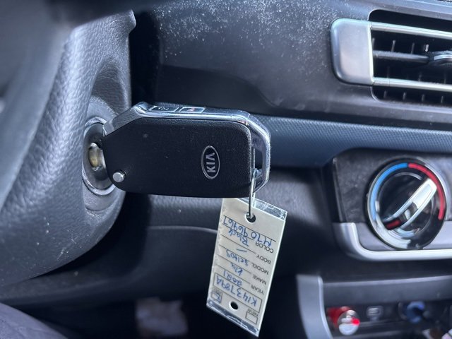 2021 Kia Seltos S photo 17