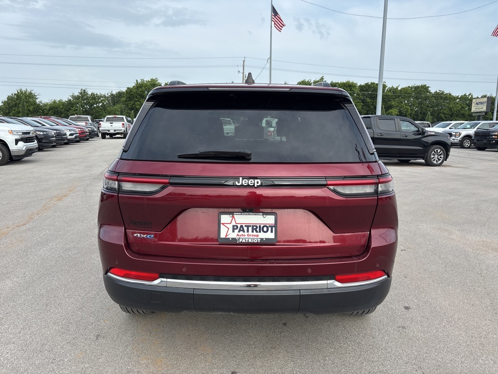 2024 Jeep Cherokee 4xe photo 4