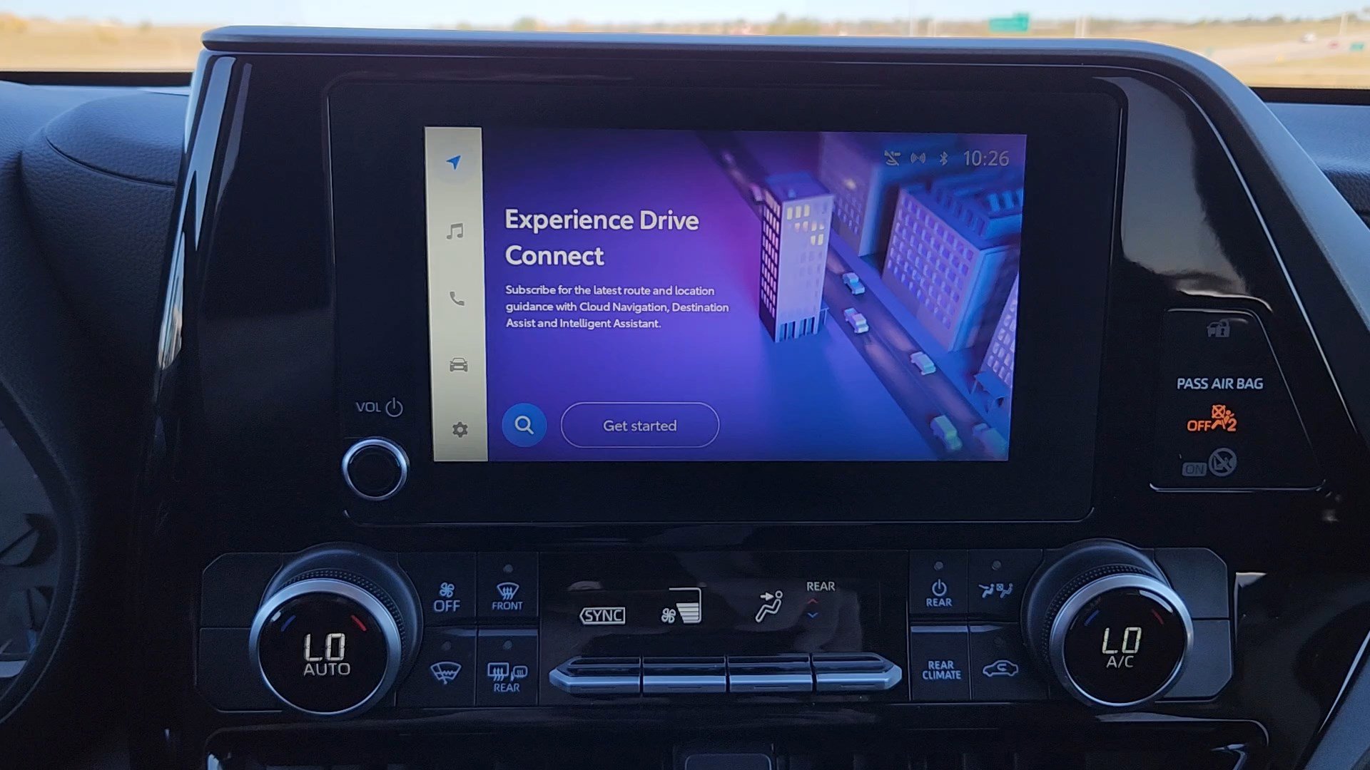 2024 Toyota Highlander Hybrid LE photo 13