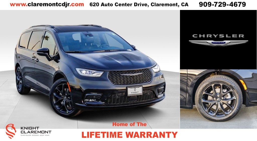 2026 Chrysler Pacifica Select's photo